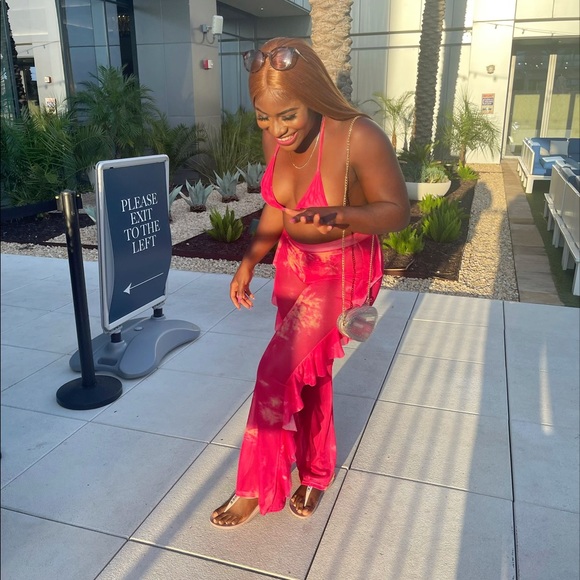 Two piece pool side/ swim / beach wear - Picture 3 of 5